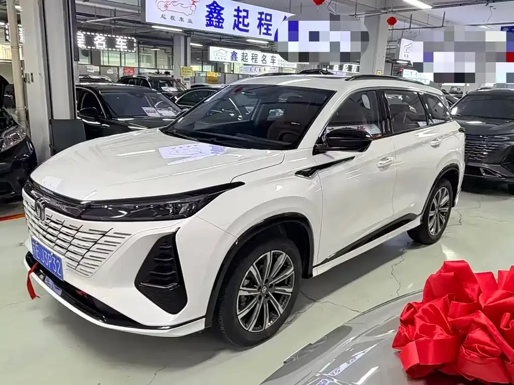 Changan CS75PLUS — фото 1