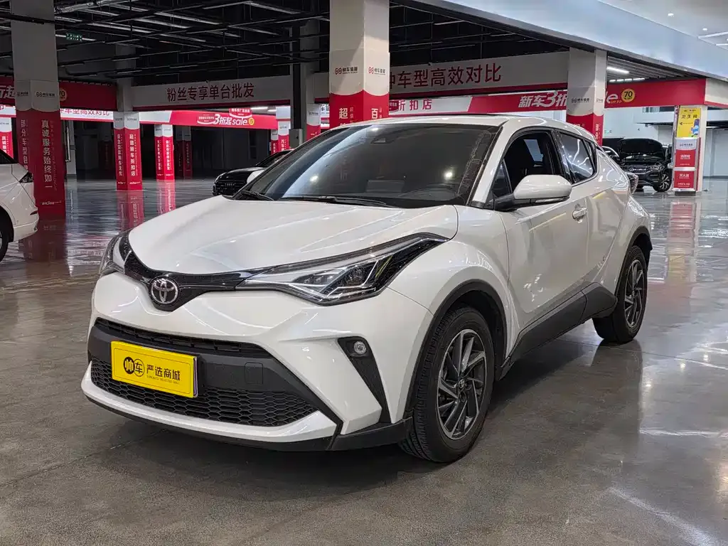 Toyota C-HR — фото 1