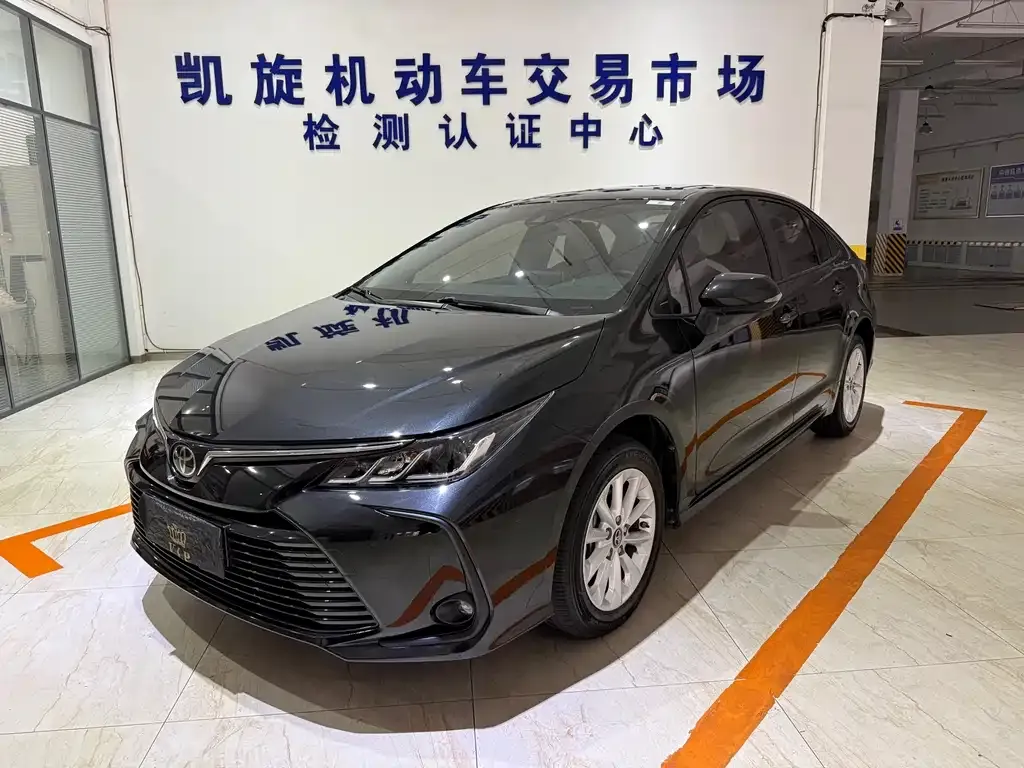 Toyota Corolla — фото 1