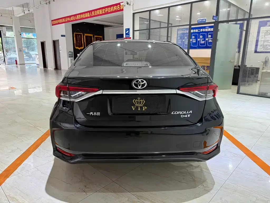 Toyota Corolla — фото 10