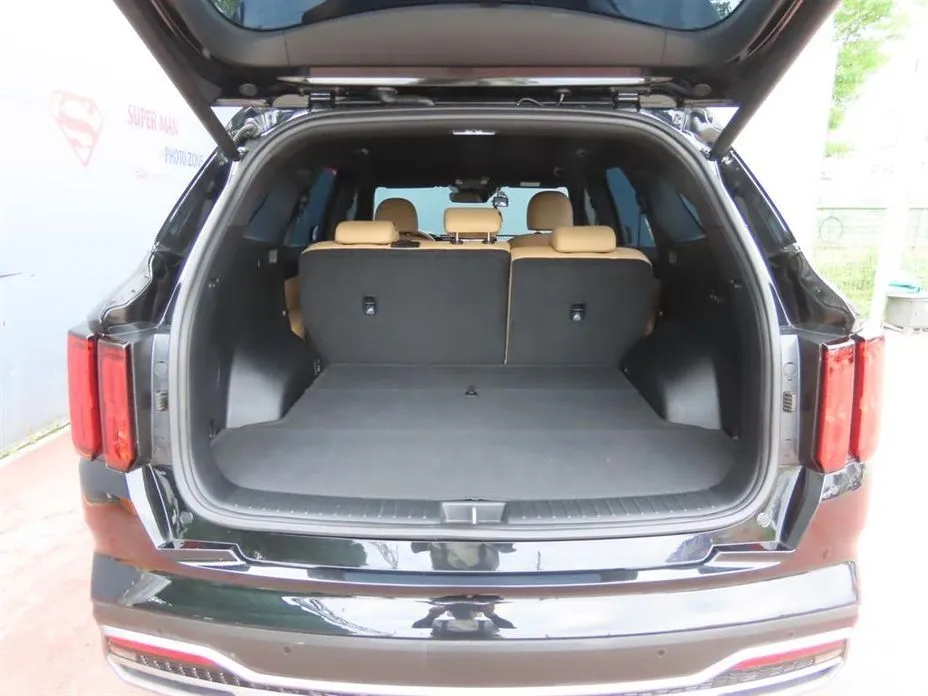 Kia Sorento — фото 9