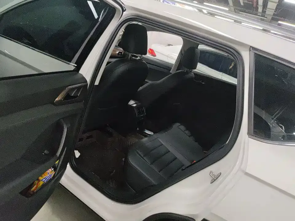 Volkswagen Tharu — фото 3