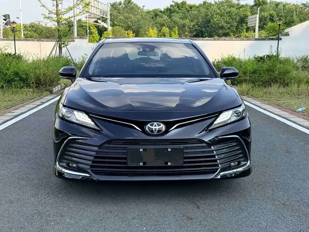 Toyota Camry — фото 4
