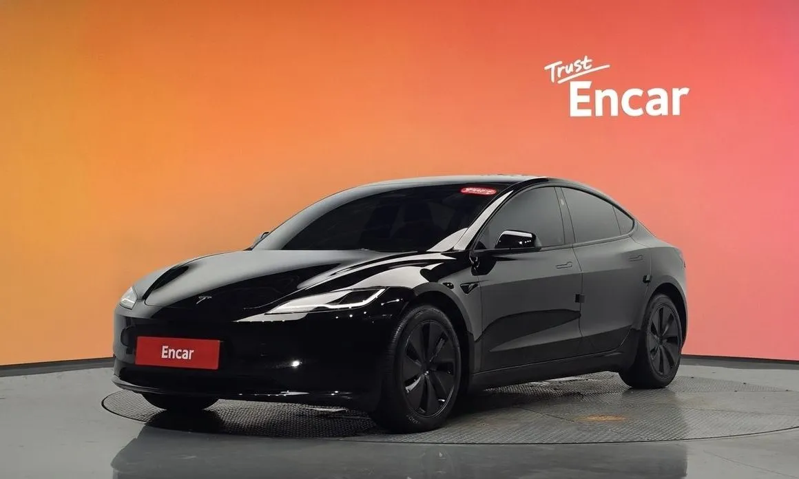 Tesla Model 3 — фото 1