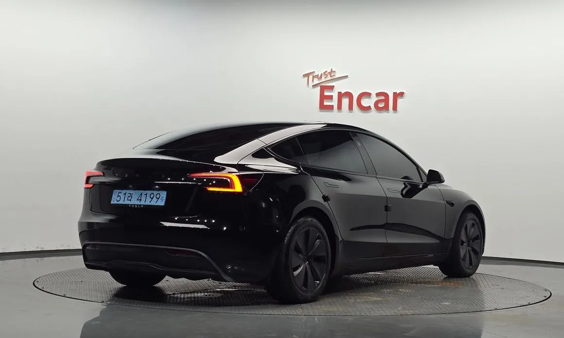 Tesla Model 3 — фото 6