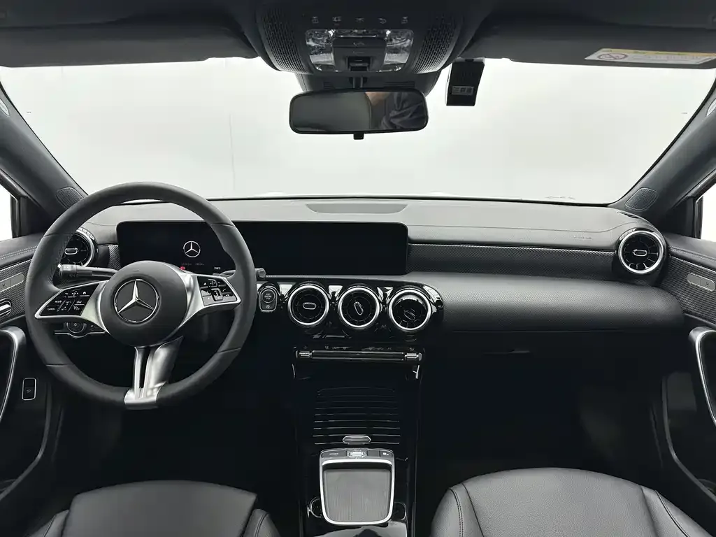 Mercedes-Benz A-Class — фото 9