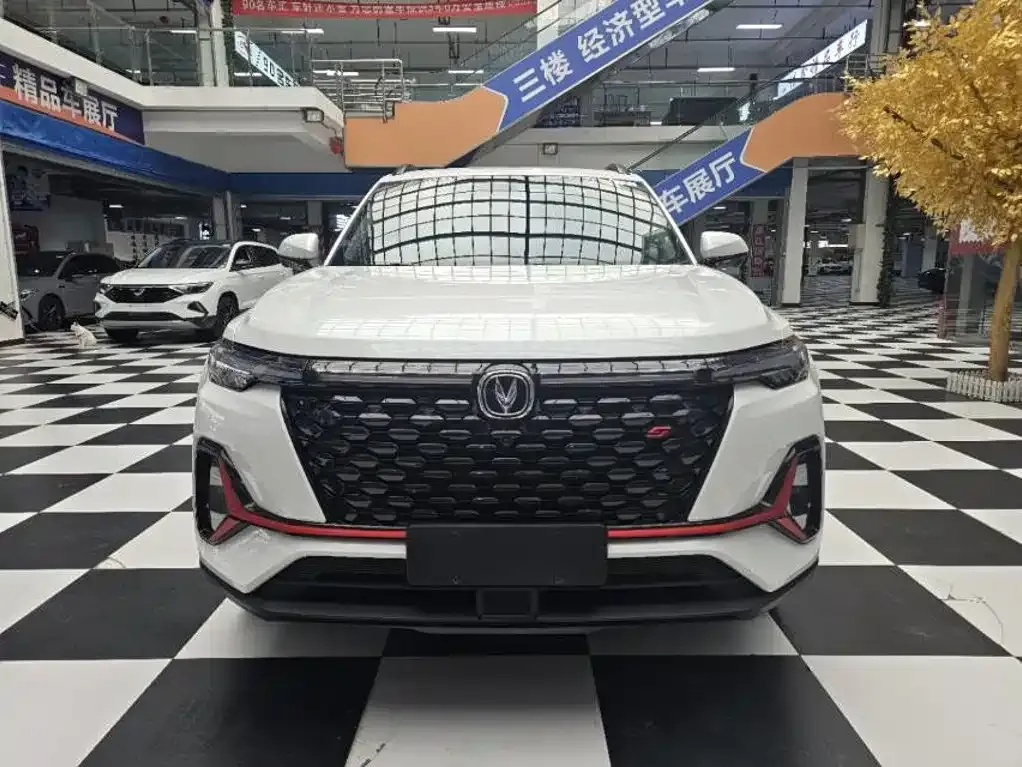 Changan CS35PLUS — фото 1