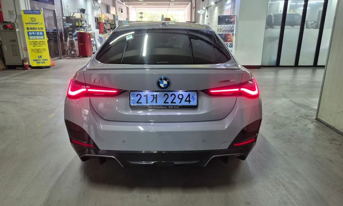 BMW i4 — фото 5