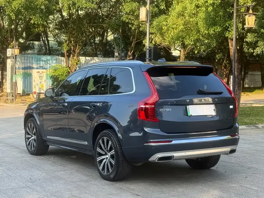 Volvo XC90 PHEV — фото 8