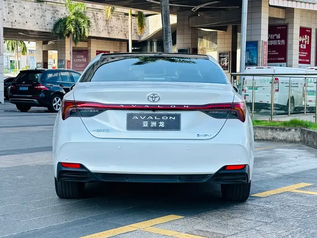 Toyota Avalon — фото 4
