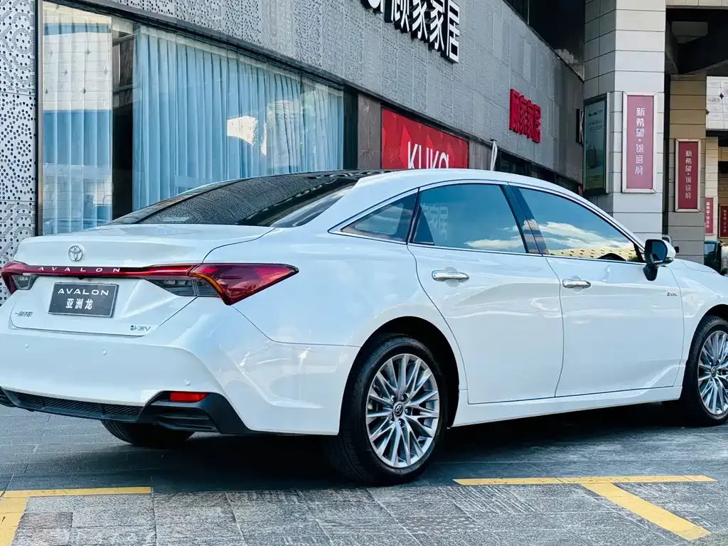 Toyota Avalon — фото 10