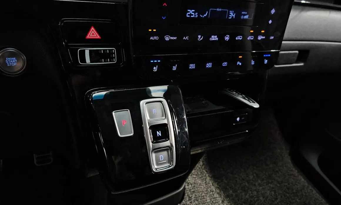 Hyundai Staria — фото 4