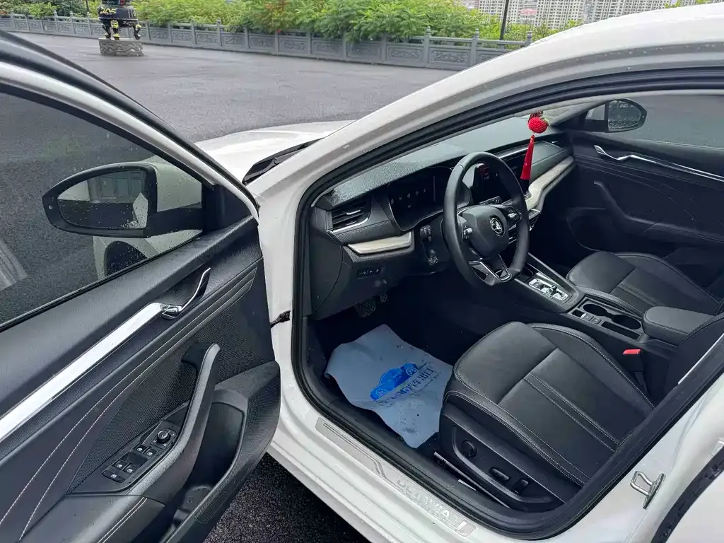 Skoda Octavia — фото 8