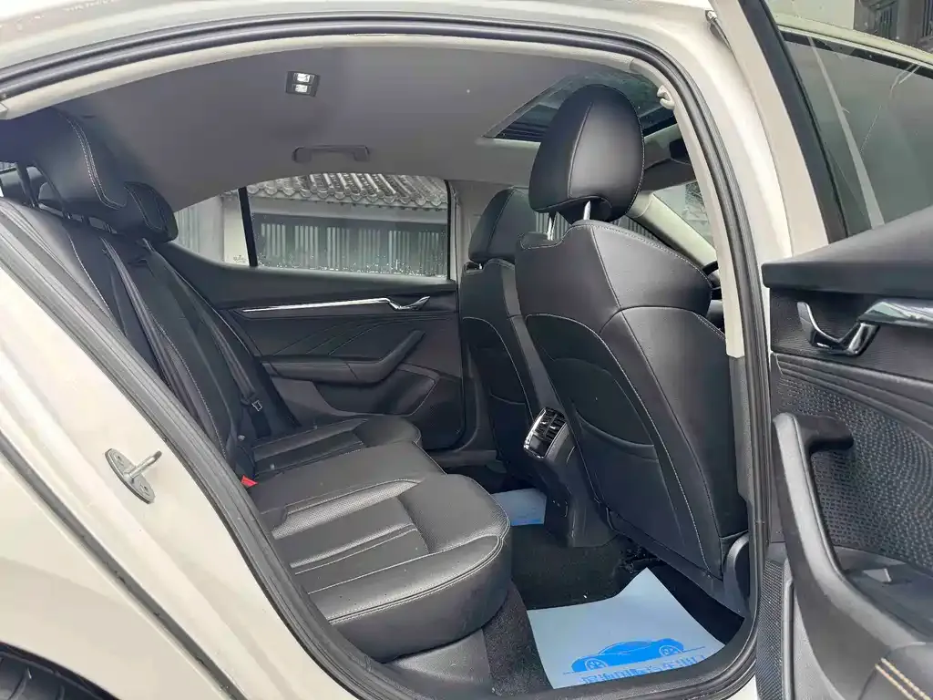 Skoda Octavia — фото 7