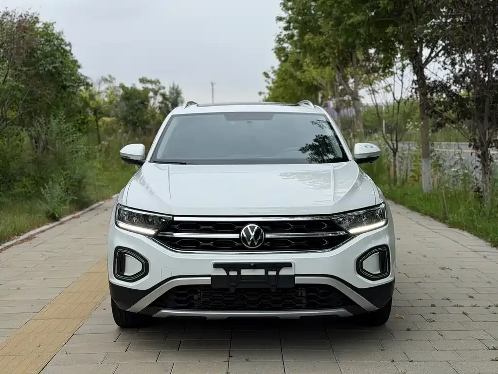 Volkswagen T-Roc — фото 8