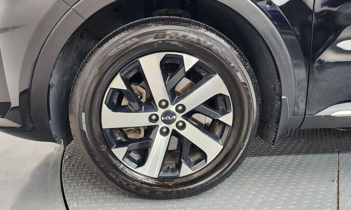 Kia Sorento — фото 7