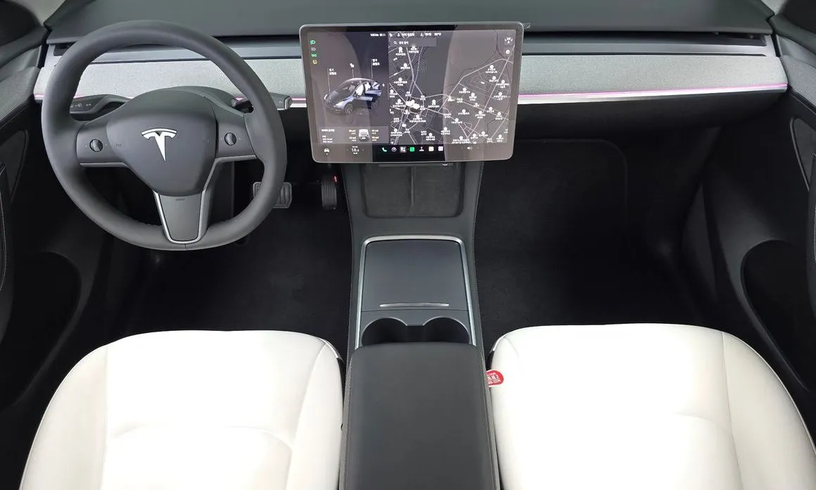 Tesla Model Y — фото 6