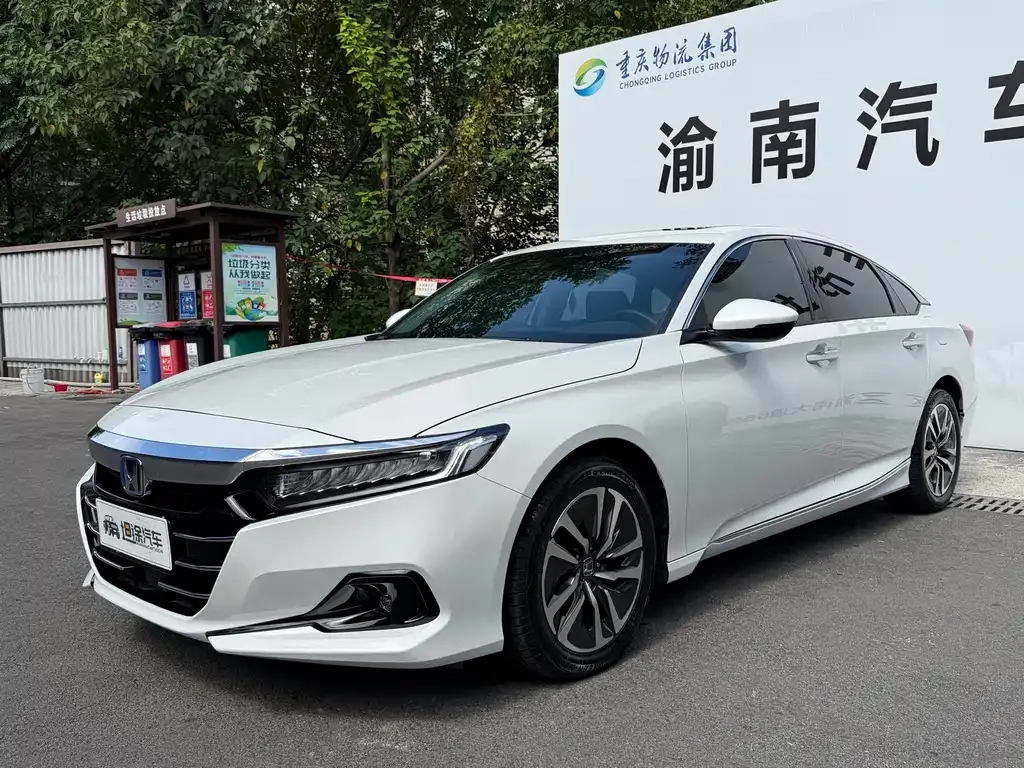 Honda Accord — фото 1