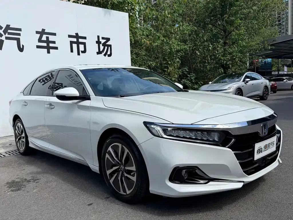 Honda Accord — фото 10