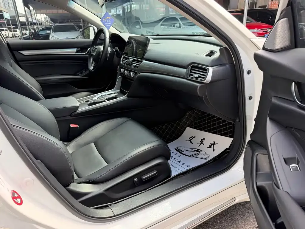 Honda Accord — фото 4