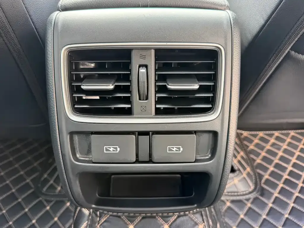 Honda Accord — фото 9
