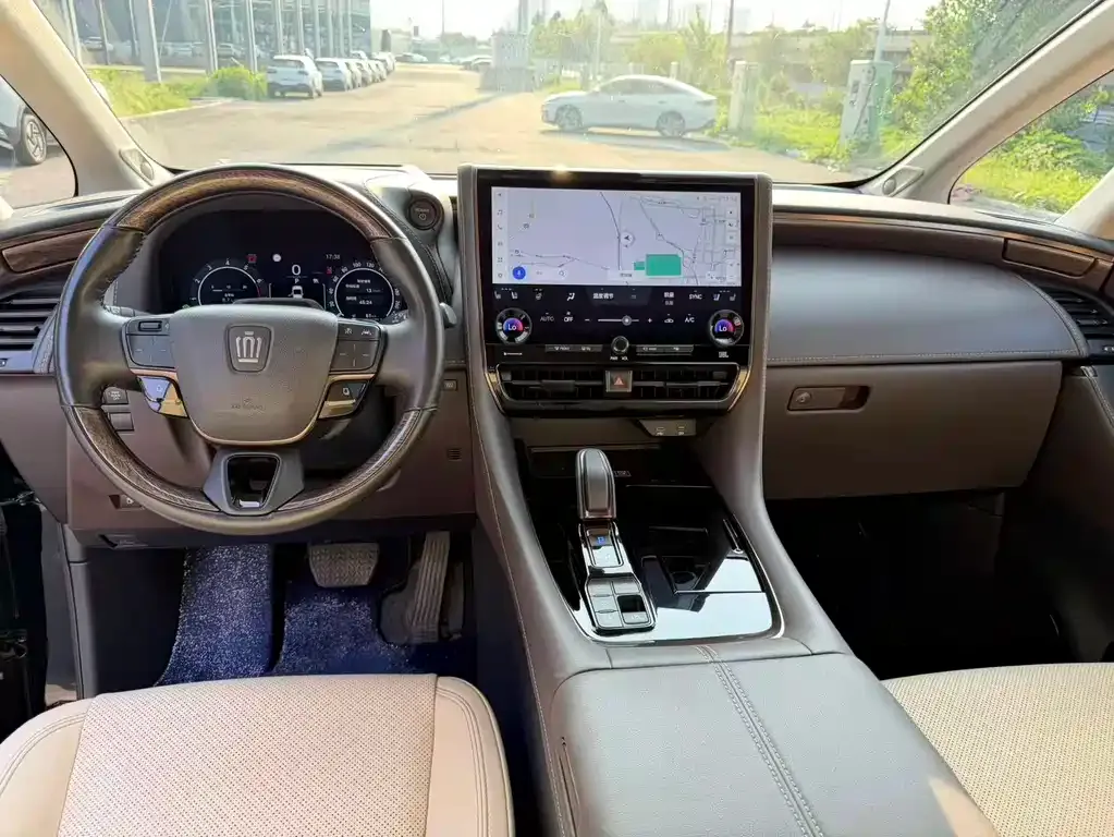 Toyota Vellfire — фото 7