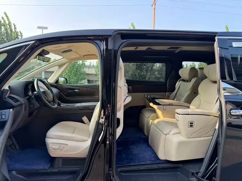Toyota Vellfire — фото 9