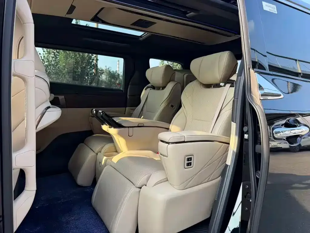 Toyota Vellfire — фото 10