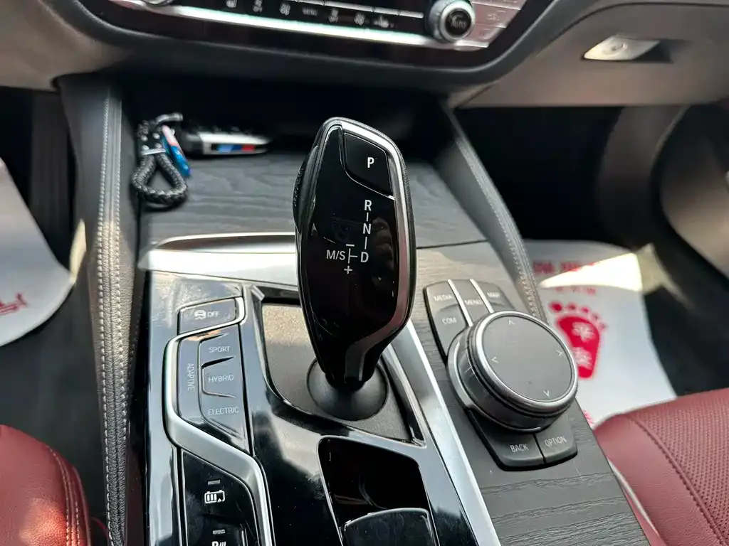 BMW 5 Series New Energy — фото 10