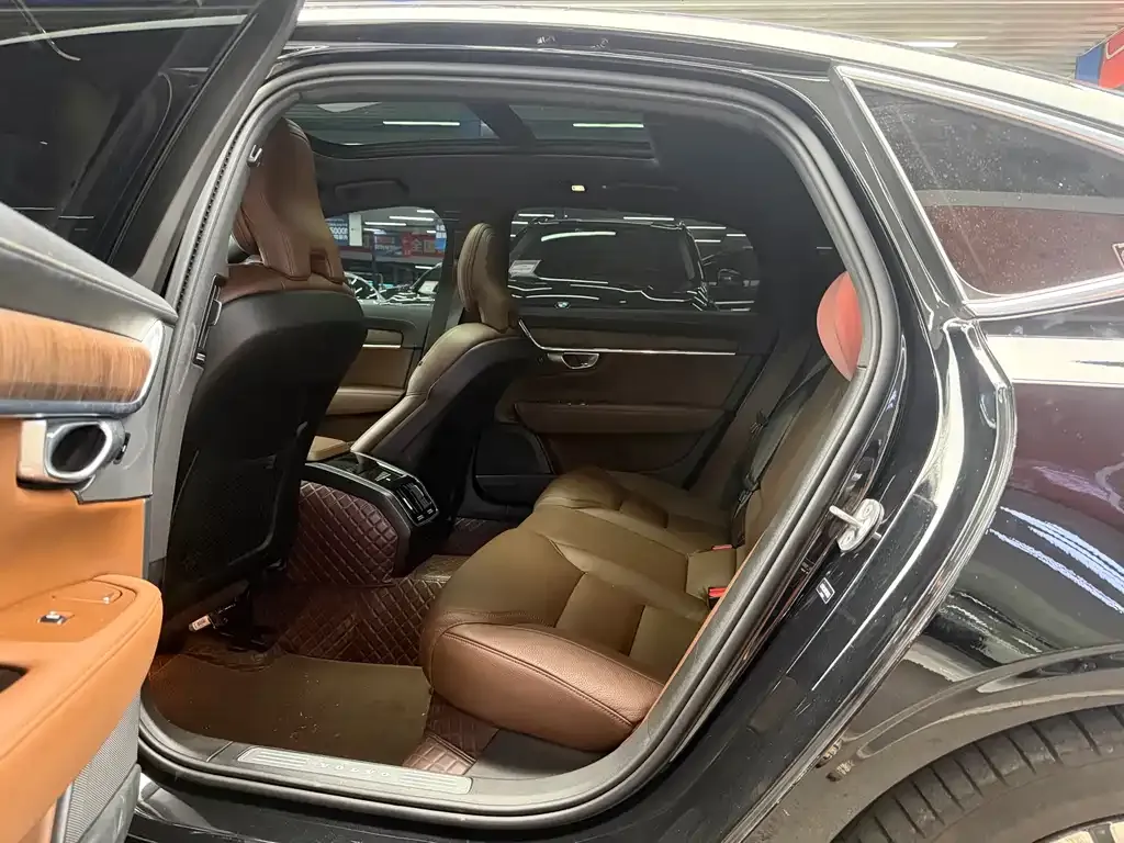 Volvo S90 — фото 10