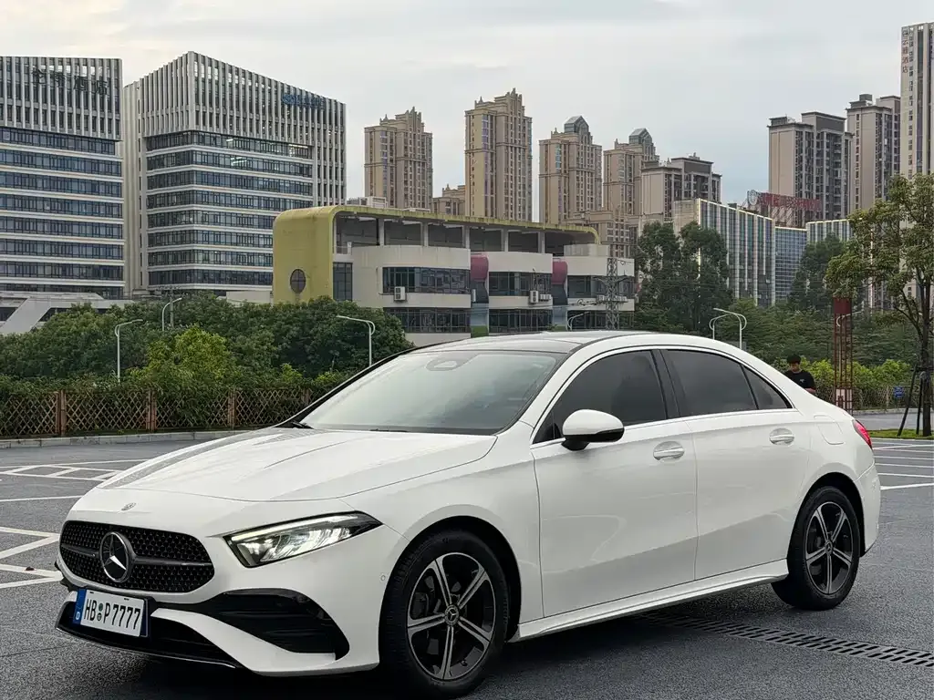 Mercedes-Benz A-Class — фото 1