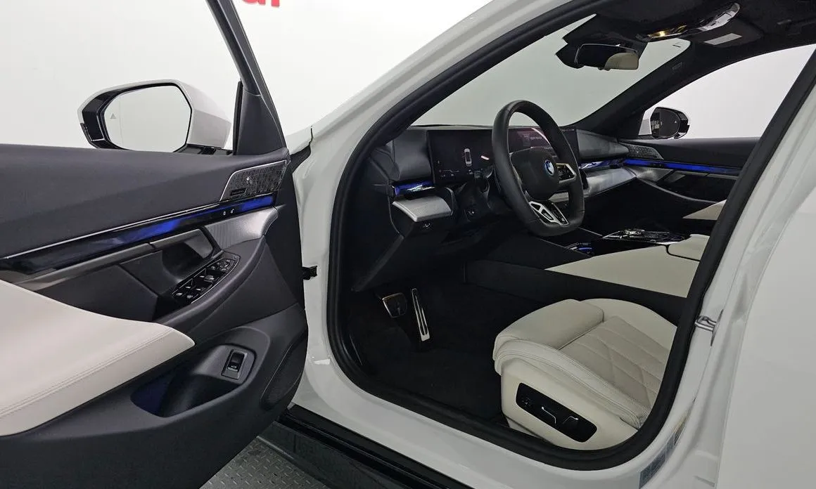 BMW i5 — фото 10