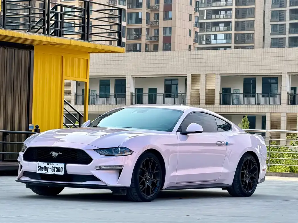 Ford Mustang — фото 1