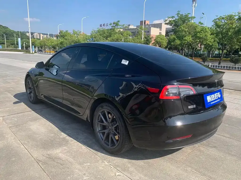 Tesla Model 3 — фото 4