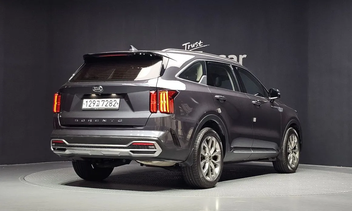 Kia Sorento — фото 9