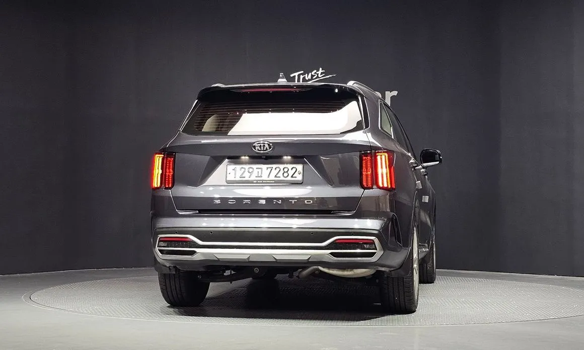 Kia Sorento — фото 8