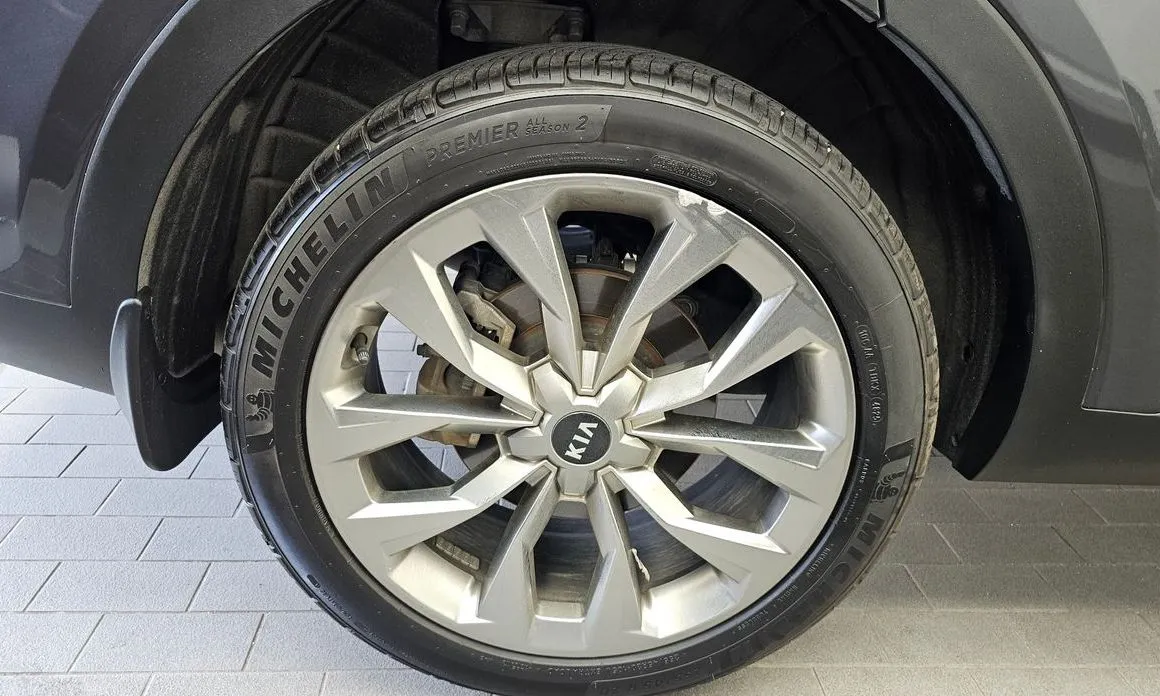 Kia Sorento — фото 5