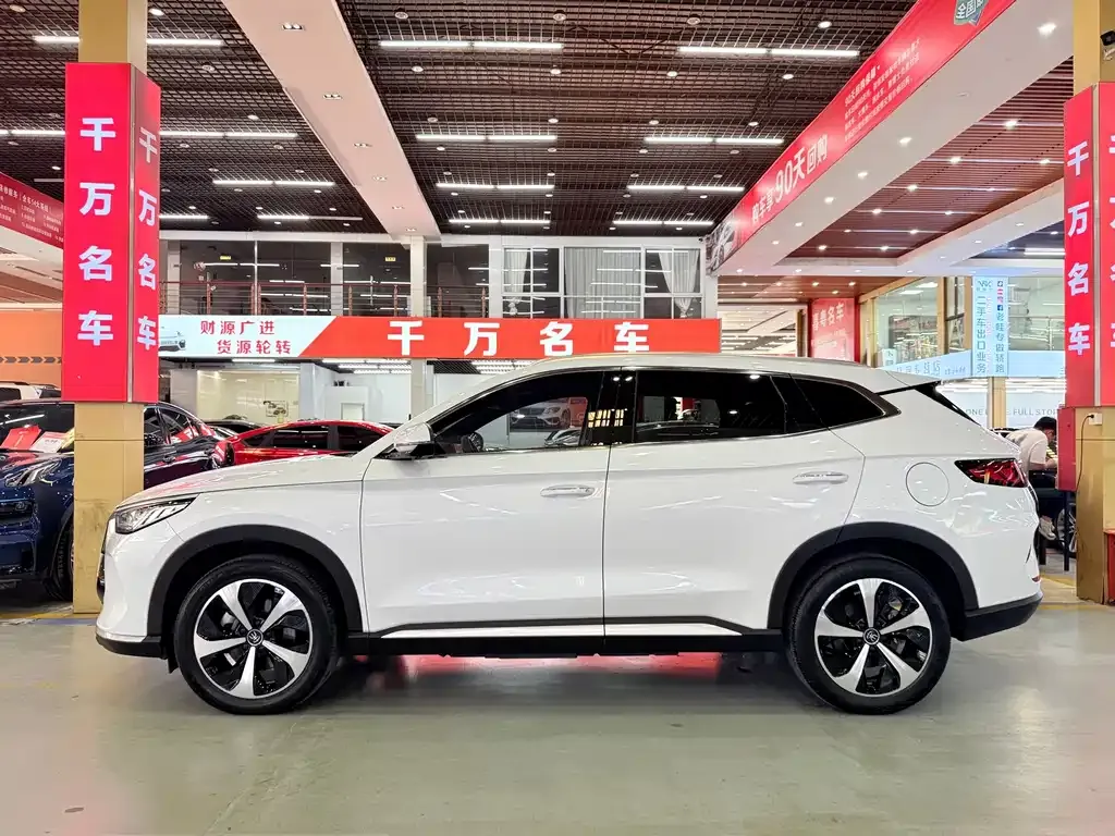 BYD PLUS New Energy — фото 9