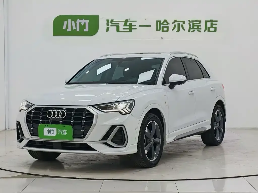 Audi Q3 — фото 1