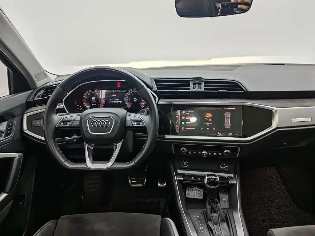 Audi Q3 — фото 9