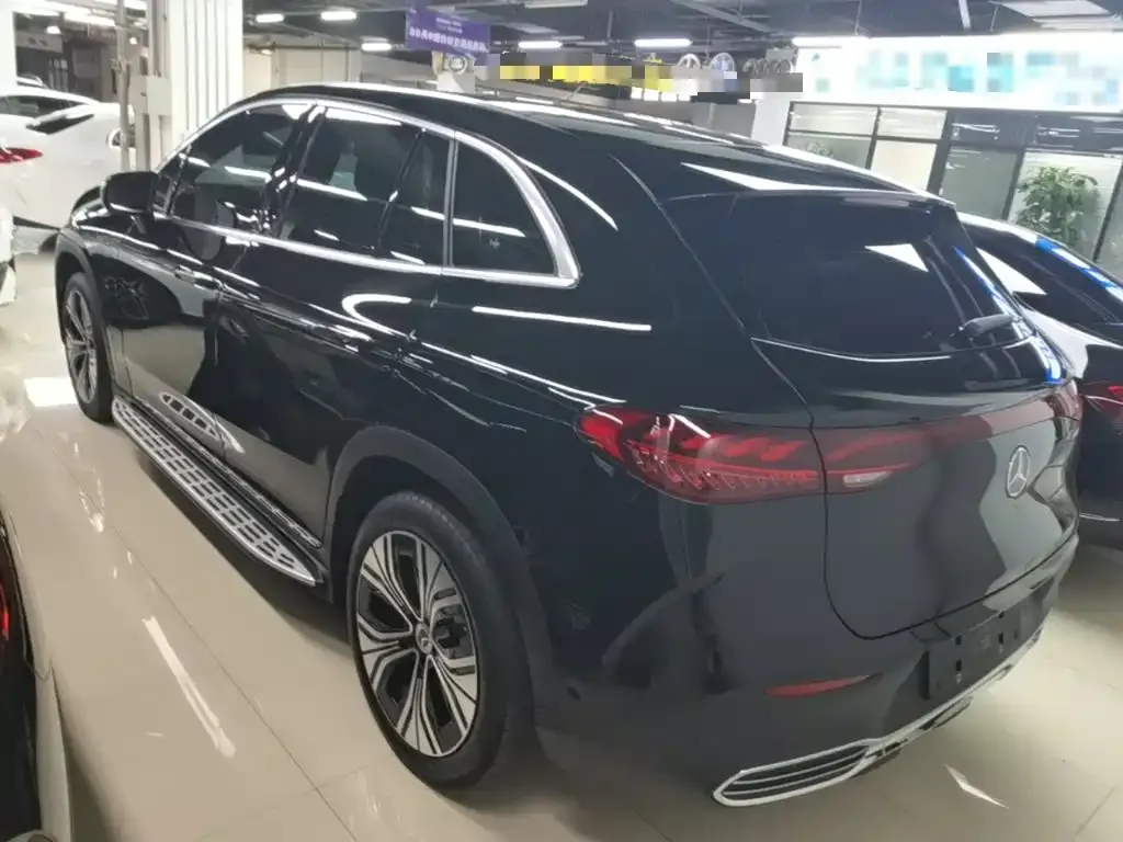 Mercedes-Benz EQE SUV — фото 6