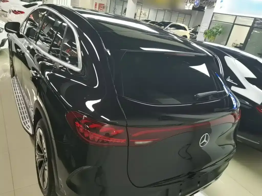 Mercedes-Benz EQE SUV — фото 2