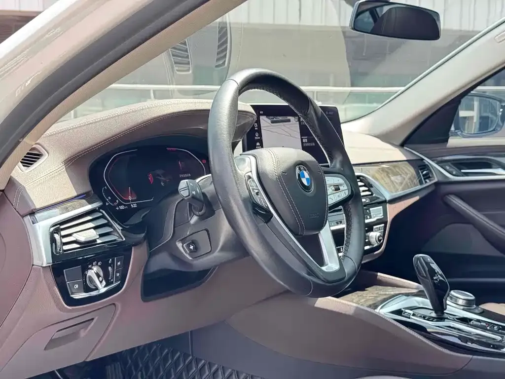 BMW 5 Series — фото 2