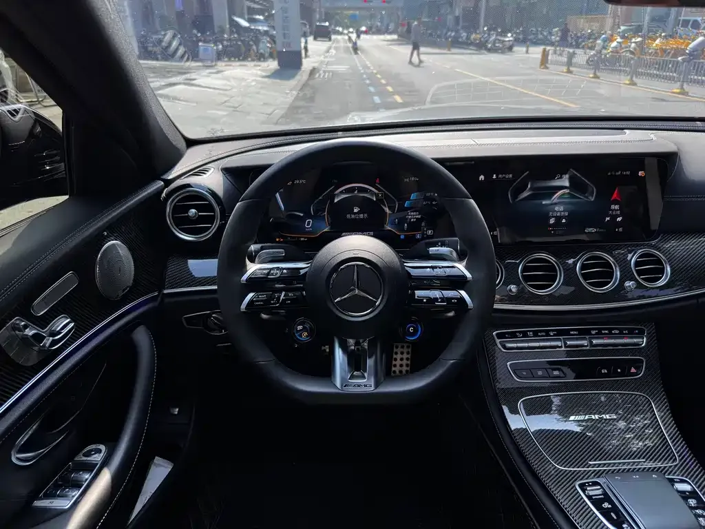 Mercedes-Benz E-Class AMG — фото 6