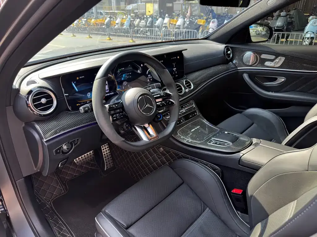 Mercedes-Benz E-Class AMG — фото 4