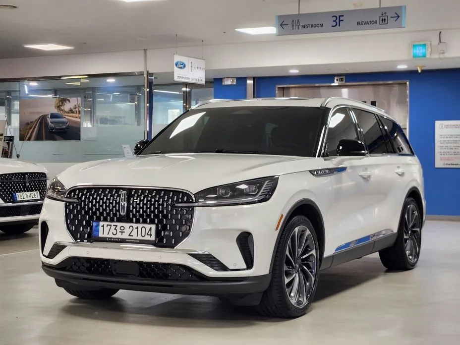 Lincoln Aviator — фото 1