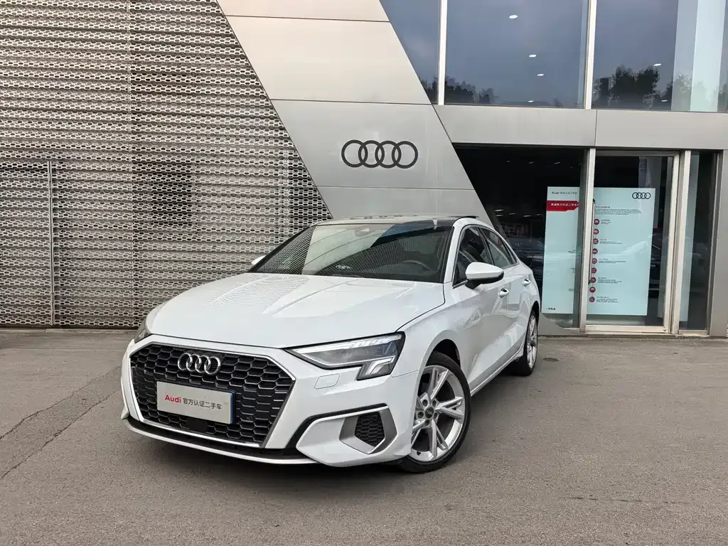 Audi A3 — фото 1
