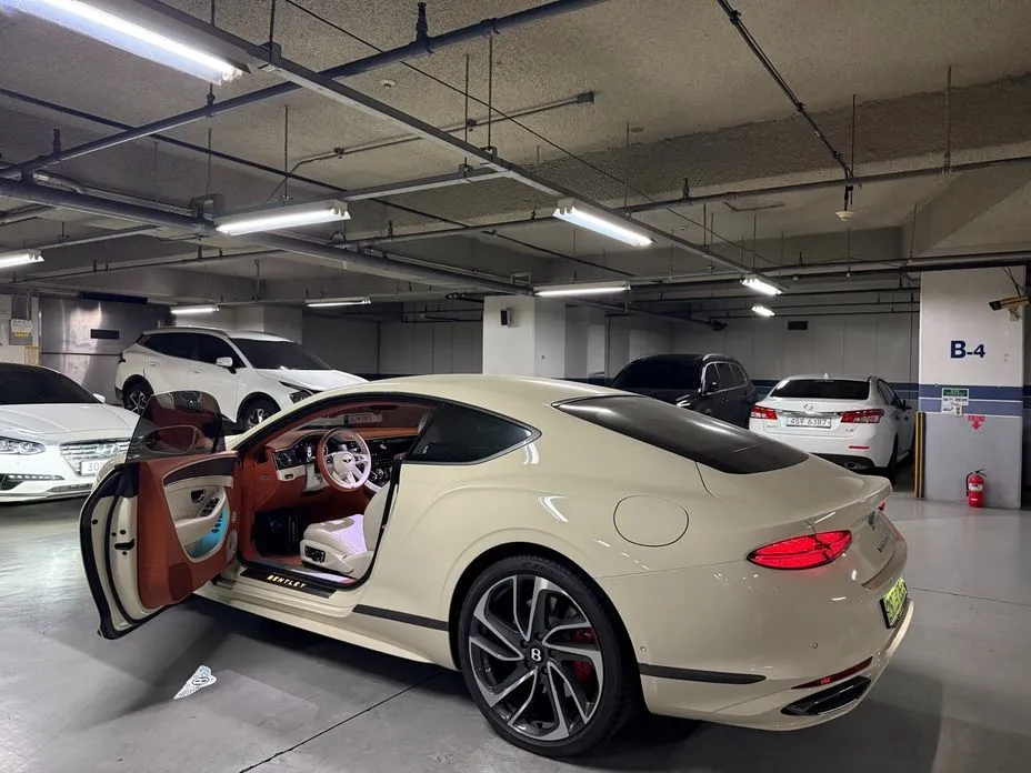 Bentley Continental — фото 6