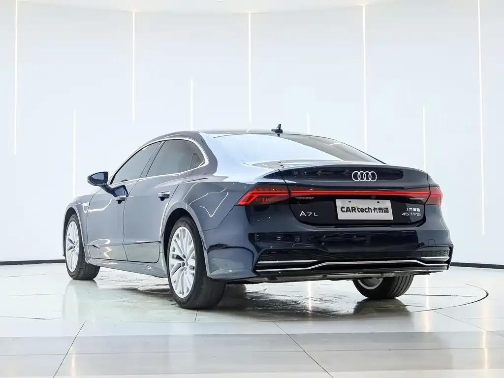 Audi A7L — фото 6