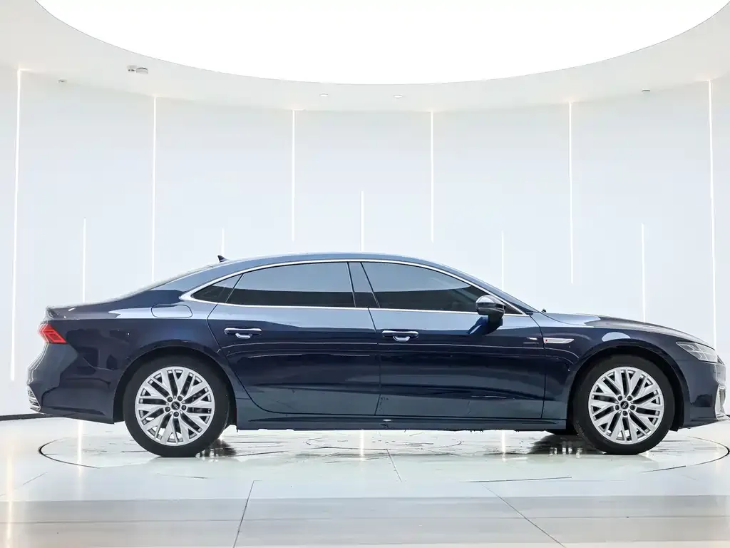 Audi A7L — фото 7